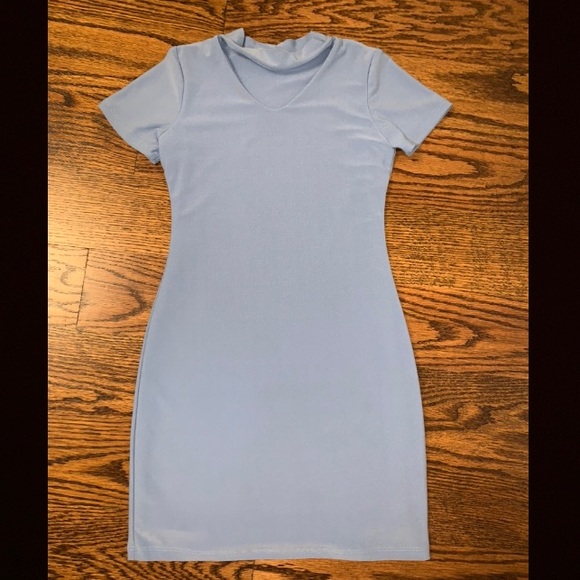 Light blue v-neck party dress with choker neckline. - Picture 2 of 5